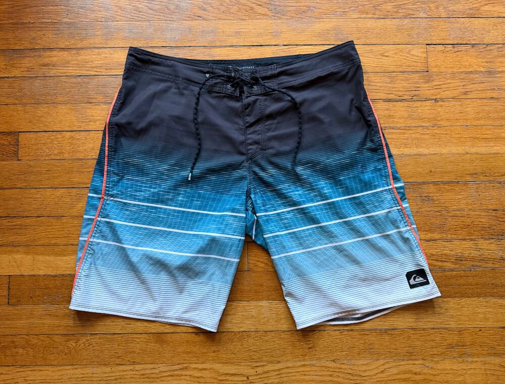 QUIKSILVER Dry Flight Black/Blue 21” Boardshorts Mens sz 36